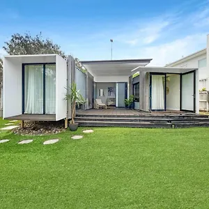 Funky Beachfront House Opposite Kawana Surf Club Holiday home